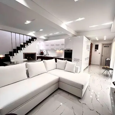 Evilion Maisonette In *